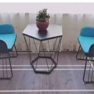 TABLE 909/927 +2 CHAISES